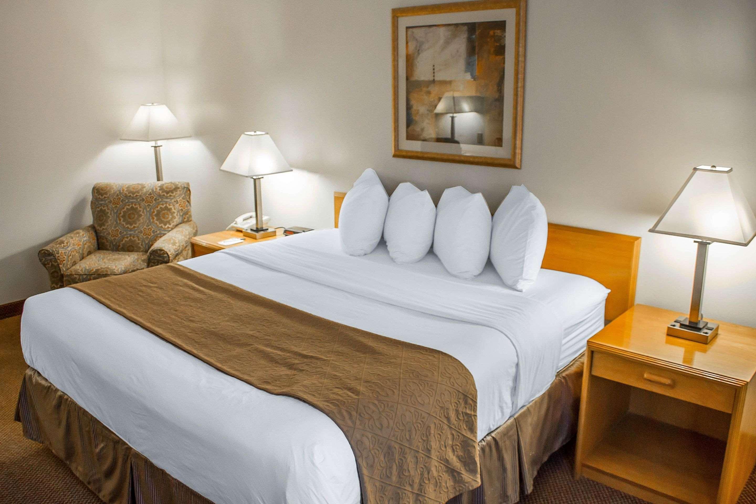Quality Inn & Suites Longview Kelso Екстериор снимка