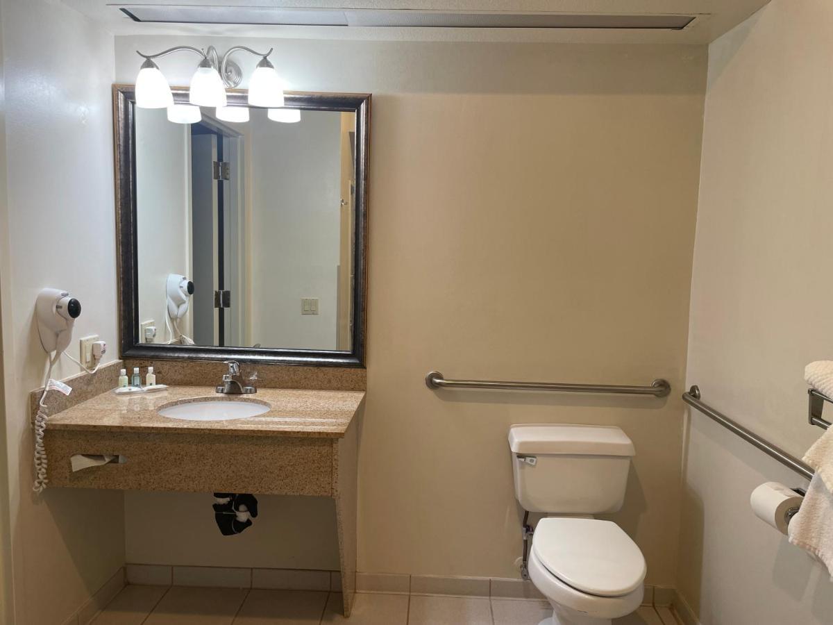 Quality Inn & Suites Longview Kelso Екстериор снимка