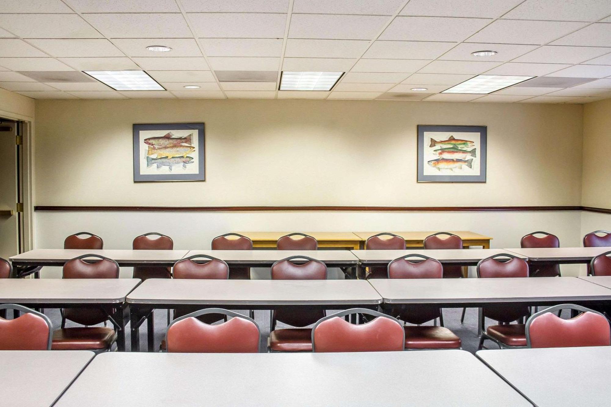 Quality Inn & Suites Longview Kelso Екстериор снимка