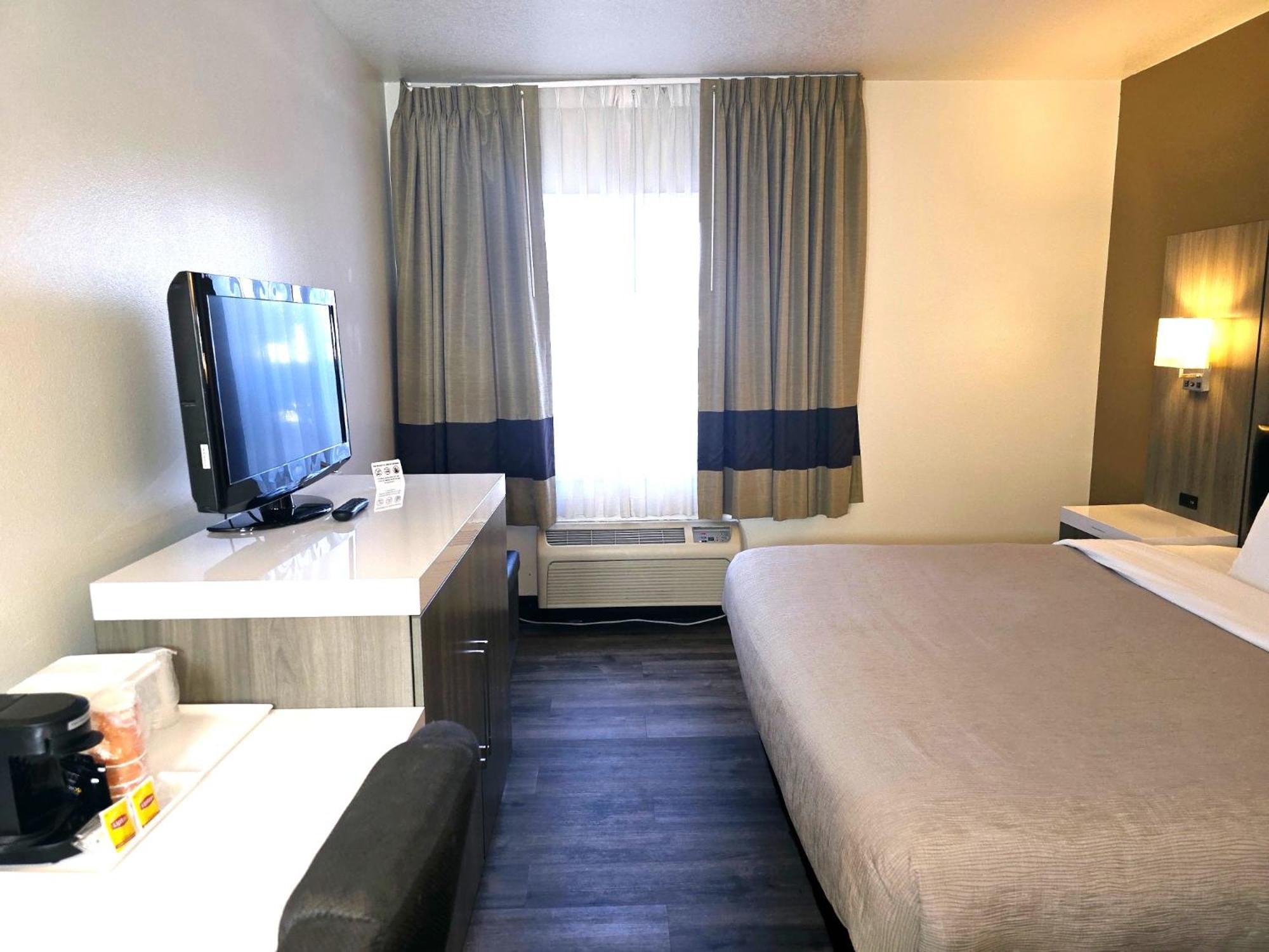 Quality Inn & Suites Longview Kelso Екстериор снимка