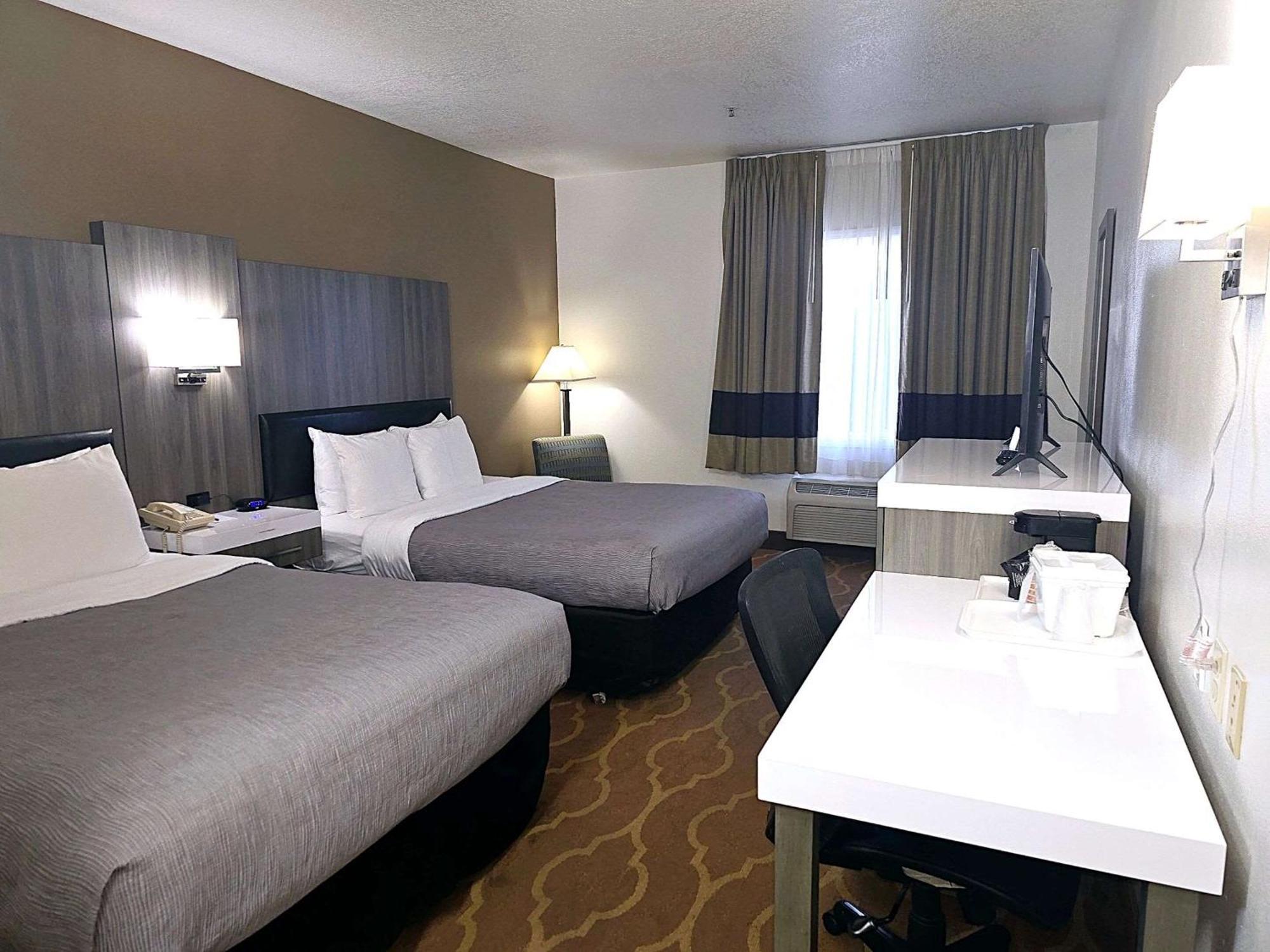 Quality Inn & Suites Longview Kelso Екстериор снимка