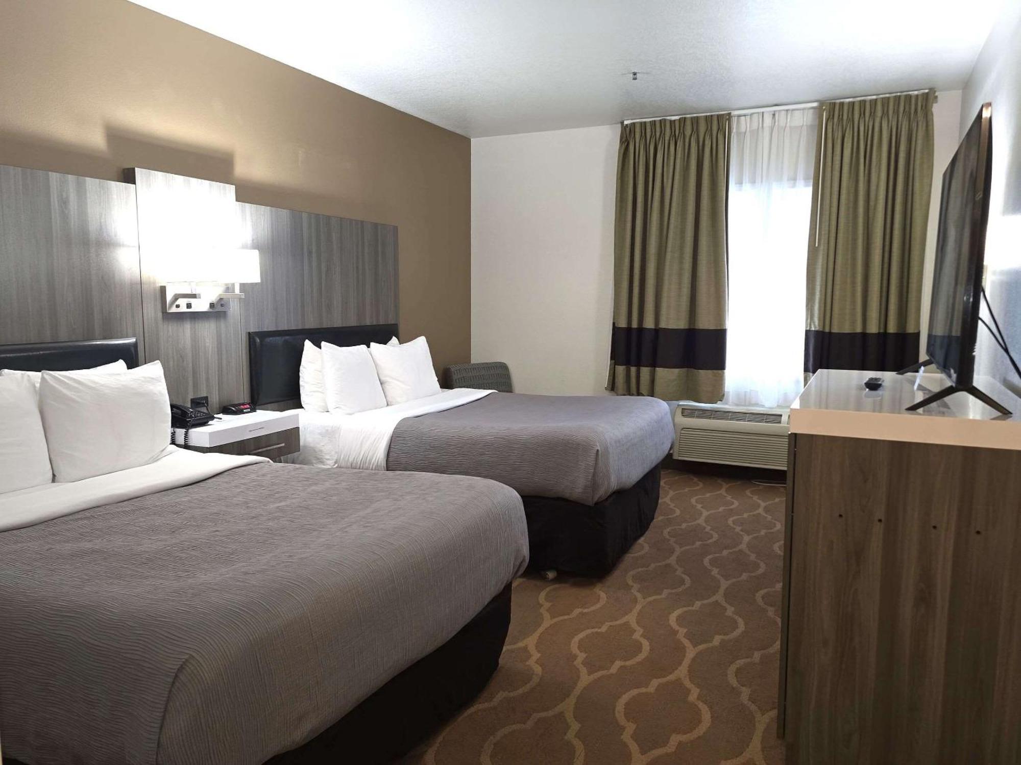 Quality Inn & Suites Longview Kelso Екстериор снимка